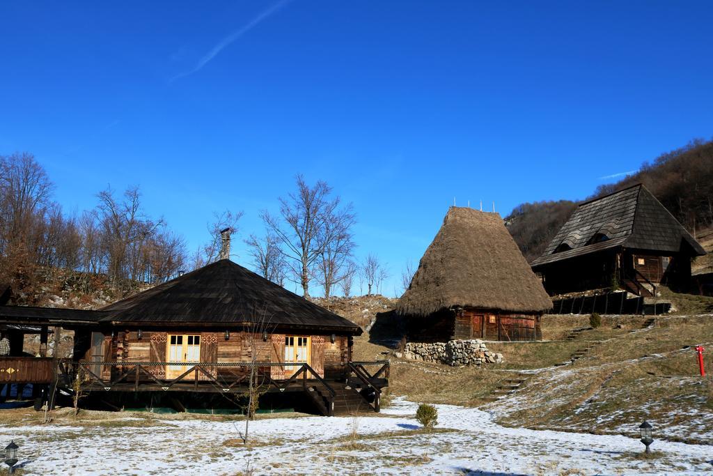 Raven'S Nest Hotel Alsószolcsva Kültér fotó
